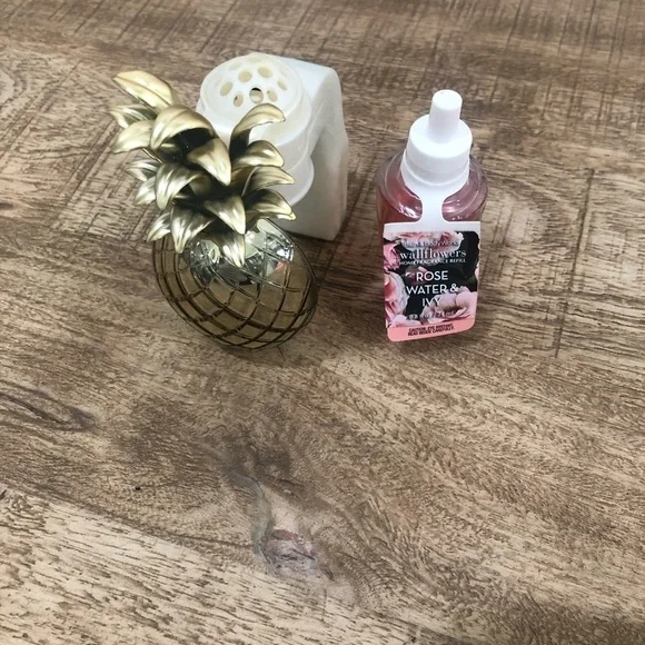 BBW Pineapple Wallflower - Picture 2 of 3